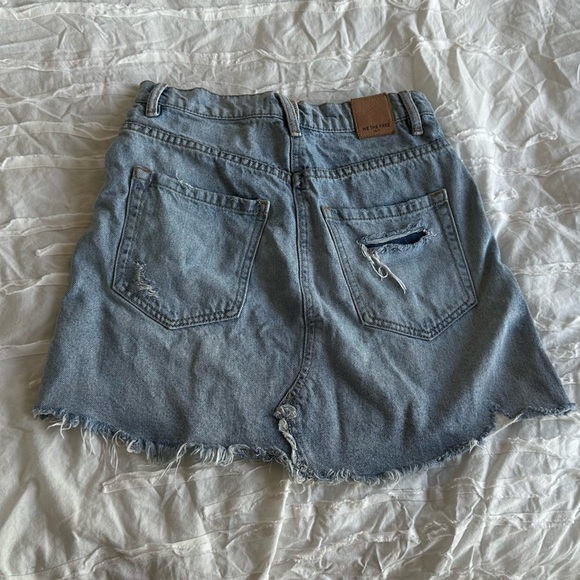 Free People We The Free Denim Mini Skirt Size 26 - Picture 2 of 3